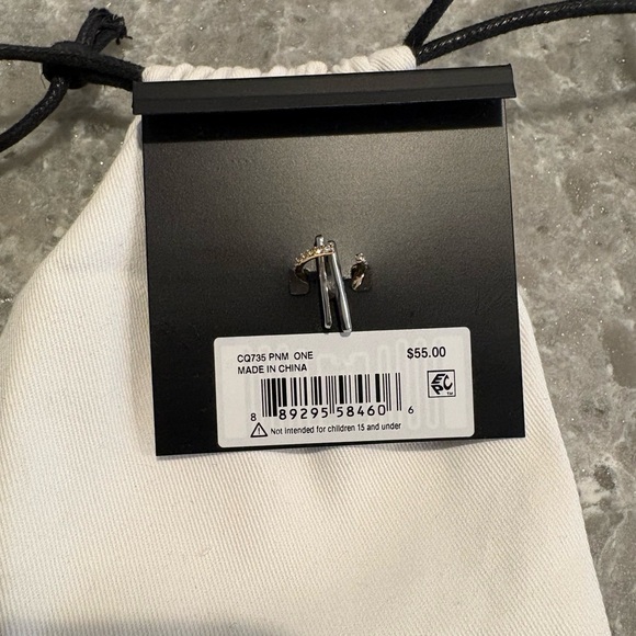 ❤️NWT Coach Official Pavé Heart Ear Cuff CQ735 PNM ONE Gold/Clear ❤️ - Picture 5 of 5